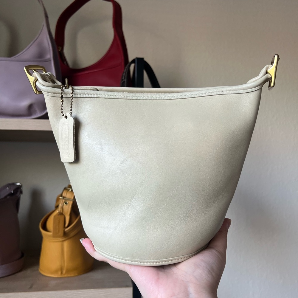 SOLD Vintage Coach Maggie Duffle in Bone 🤍✨
